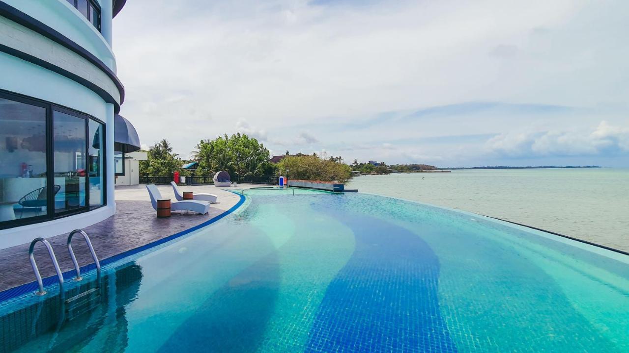BW Suite Belitung Tanjung Pandan Exterior foto
